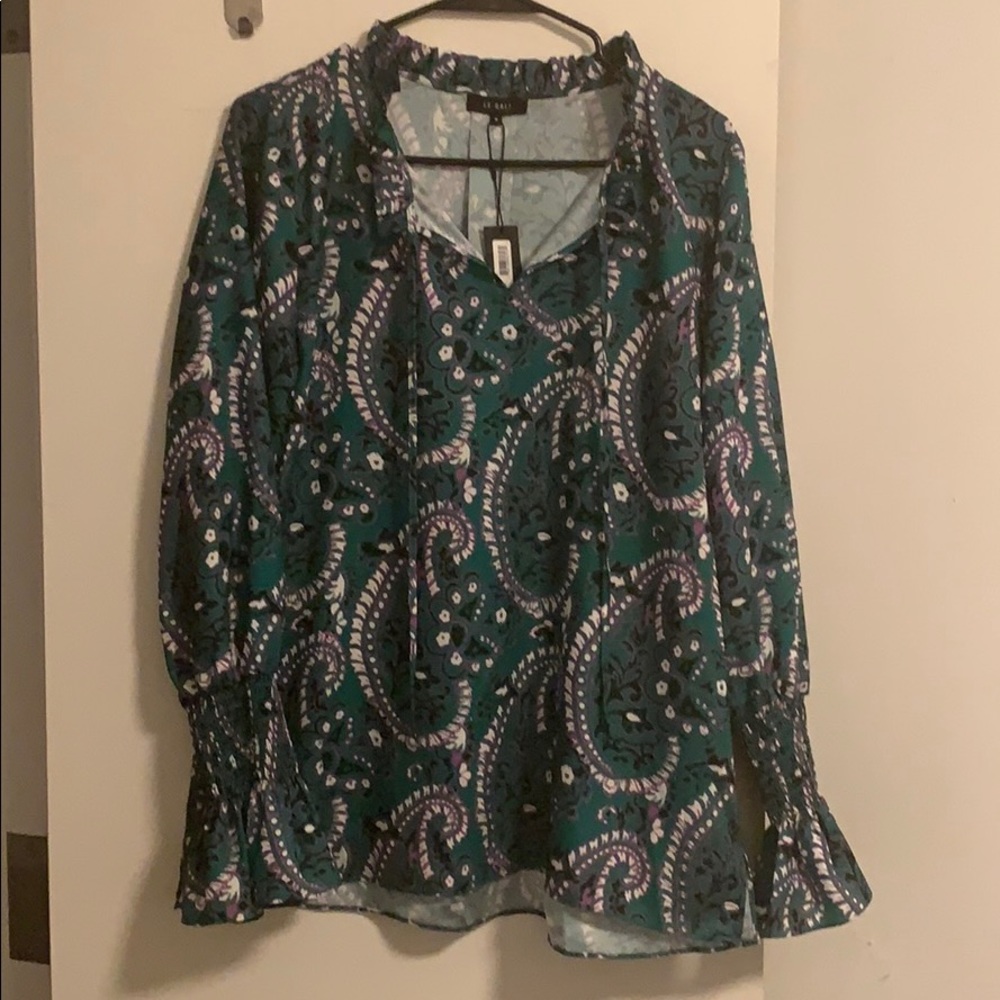 NWT Le Gali green paisley blouse